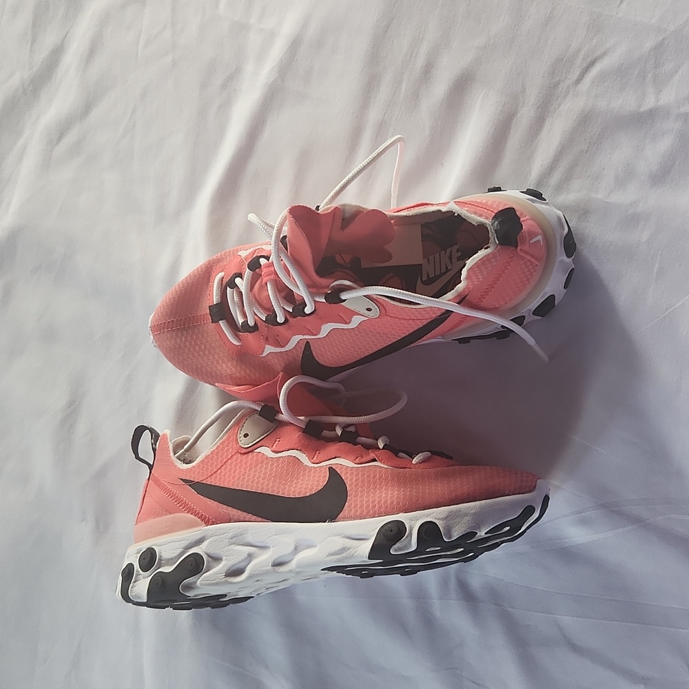 nike react pearl pink